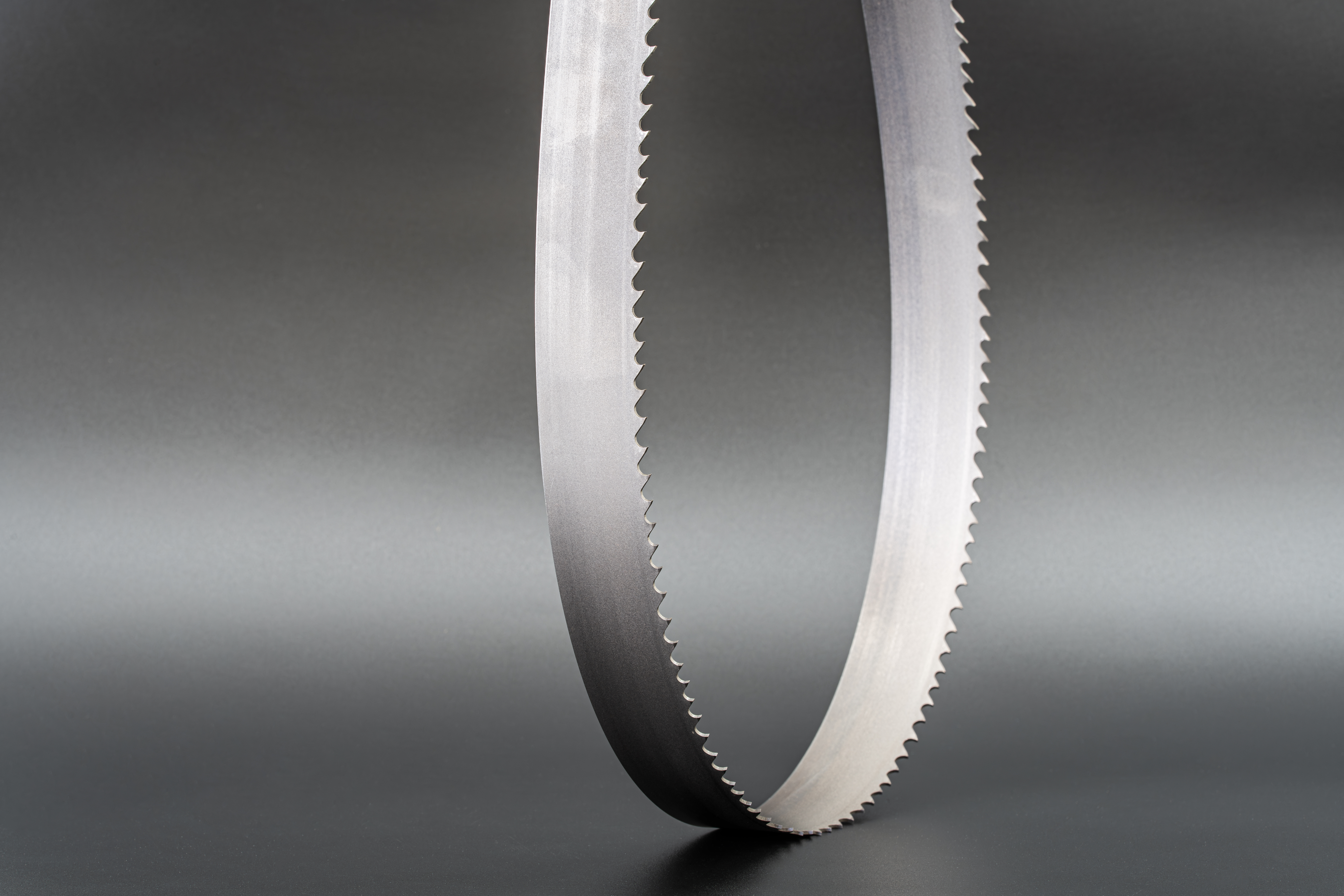 Custom welded bandsaw blade loop